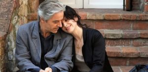 MV5BMTBjZWFmNTgtZjJhNi00ZWE2LWE1OWMtNThlMmNjOGZkMTQyXkEyXkFqcGdeQXVyNjkxOTM4ODY@._V1_