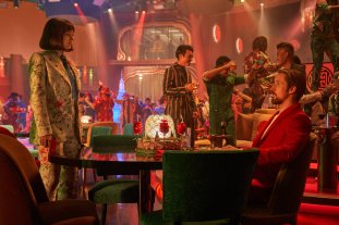 21gray-man-review-sub-superJumbo