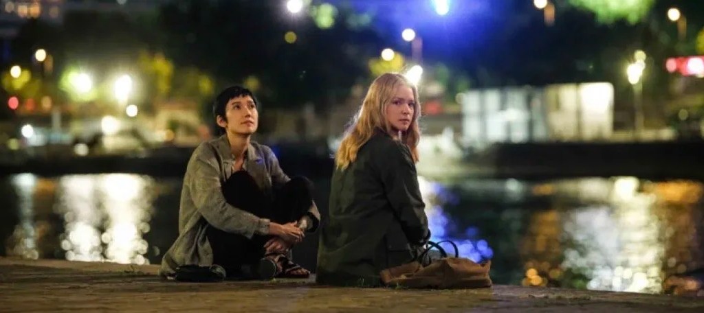 Marie-Lou and Mari watching night sky