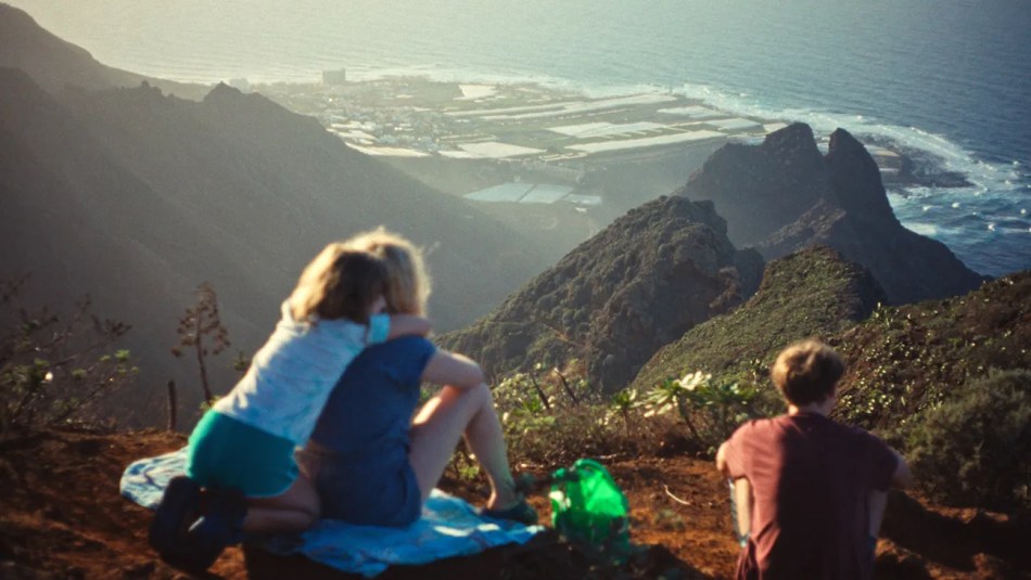 Ella, Lux and Mellie on vacation, out in nature