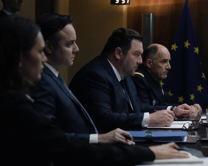 French president and Ministers debating