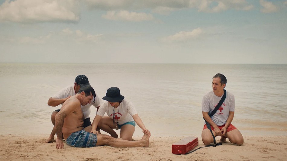 Camilo and Abel at the shore