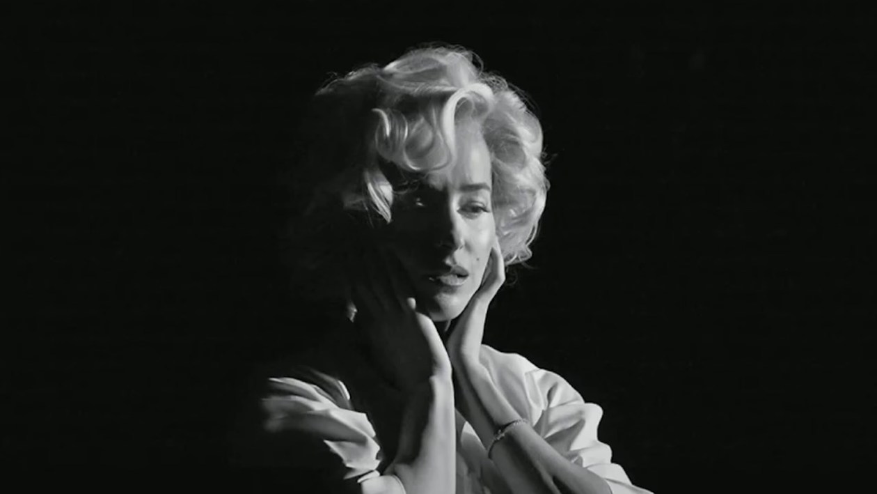 B&W image of Dakota Johnson As Marilyn Monroe