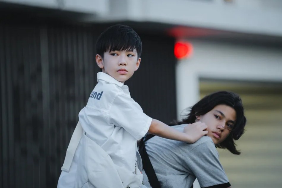 Jun and Jasper on bicycle